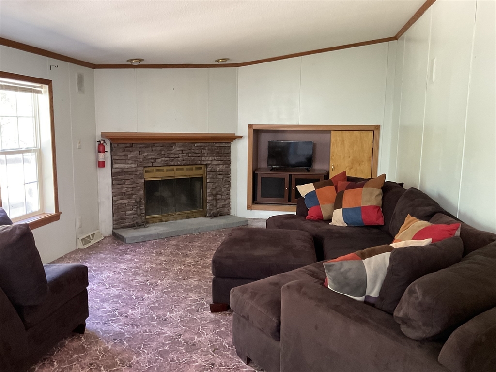 22 Medallion Road Holbrook, MA 02343 - Photo 14 of 38