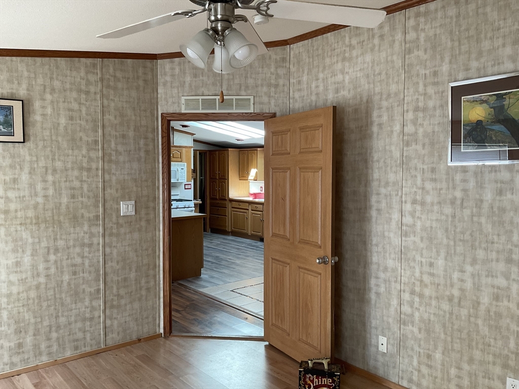 22 Medallion Road Holbrook, MA 02343 - Photo 20 of 38