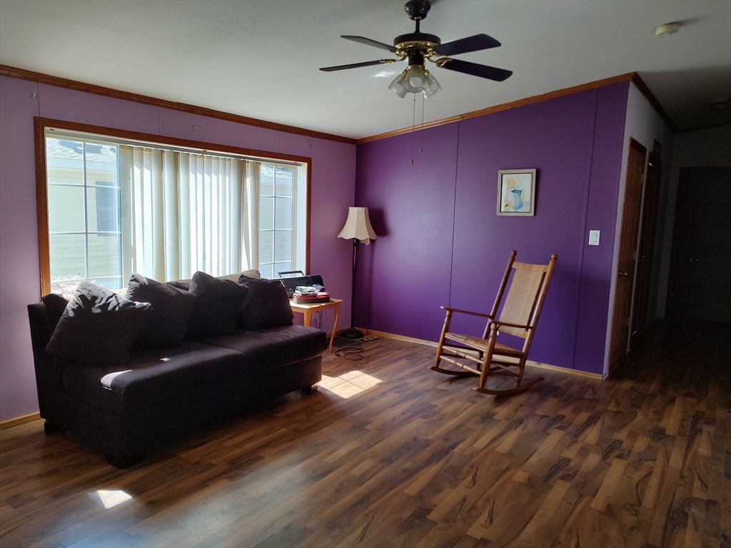 22 Medallion Road Holbrook, MA 02343 - Photo 5 of 38