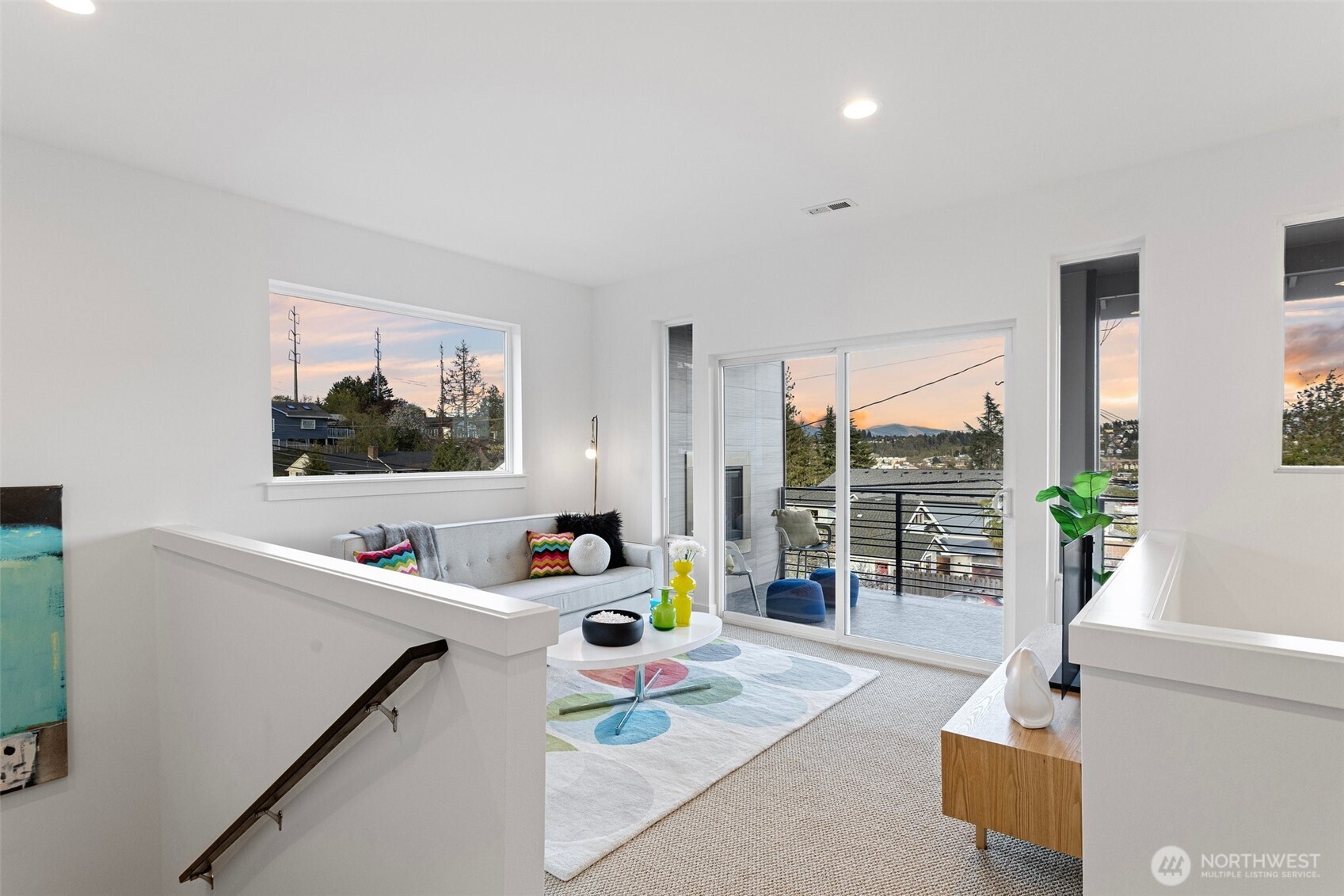 305 Stevens Avenue Southwest Renton, WA 98057 - Photo 18 of 40 a living room with furniture and a window