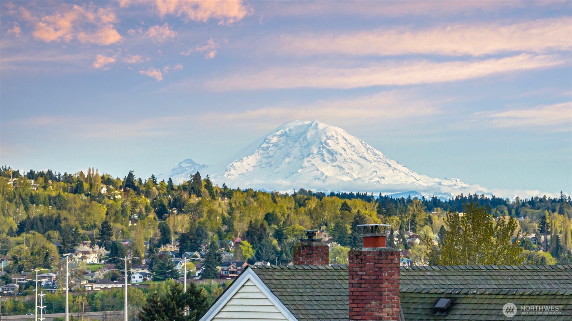 305 Stevens Avenue Southwest Renton, WA 98057 - Photo 2 of 40 a view of a city