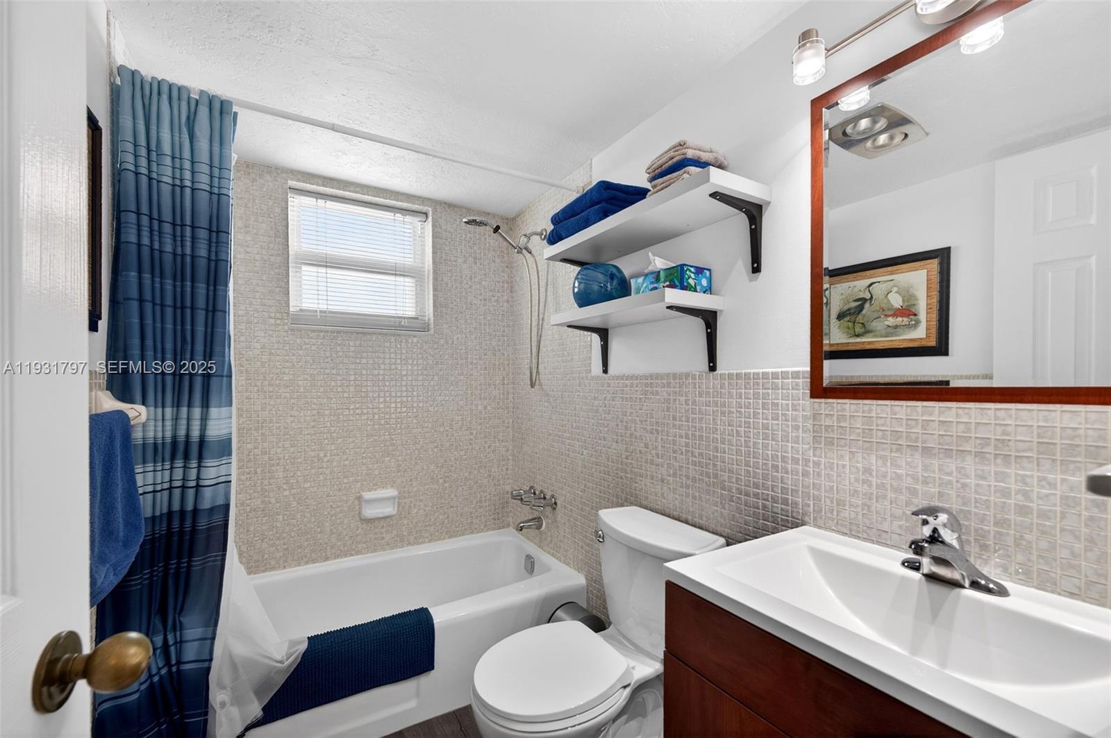 415 Northeast 2nd Street, Unit 224 Hallandale Beach, FL 33009 - Photo 12 of 23