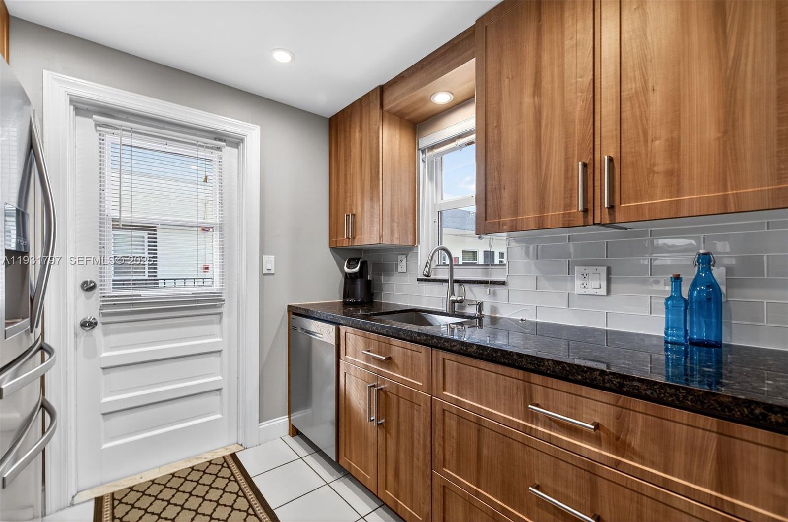 415 Northeast 2nd Street, Unit 224 Hallandale Beach, FL 33009 - Photo 7 of 23