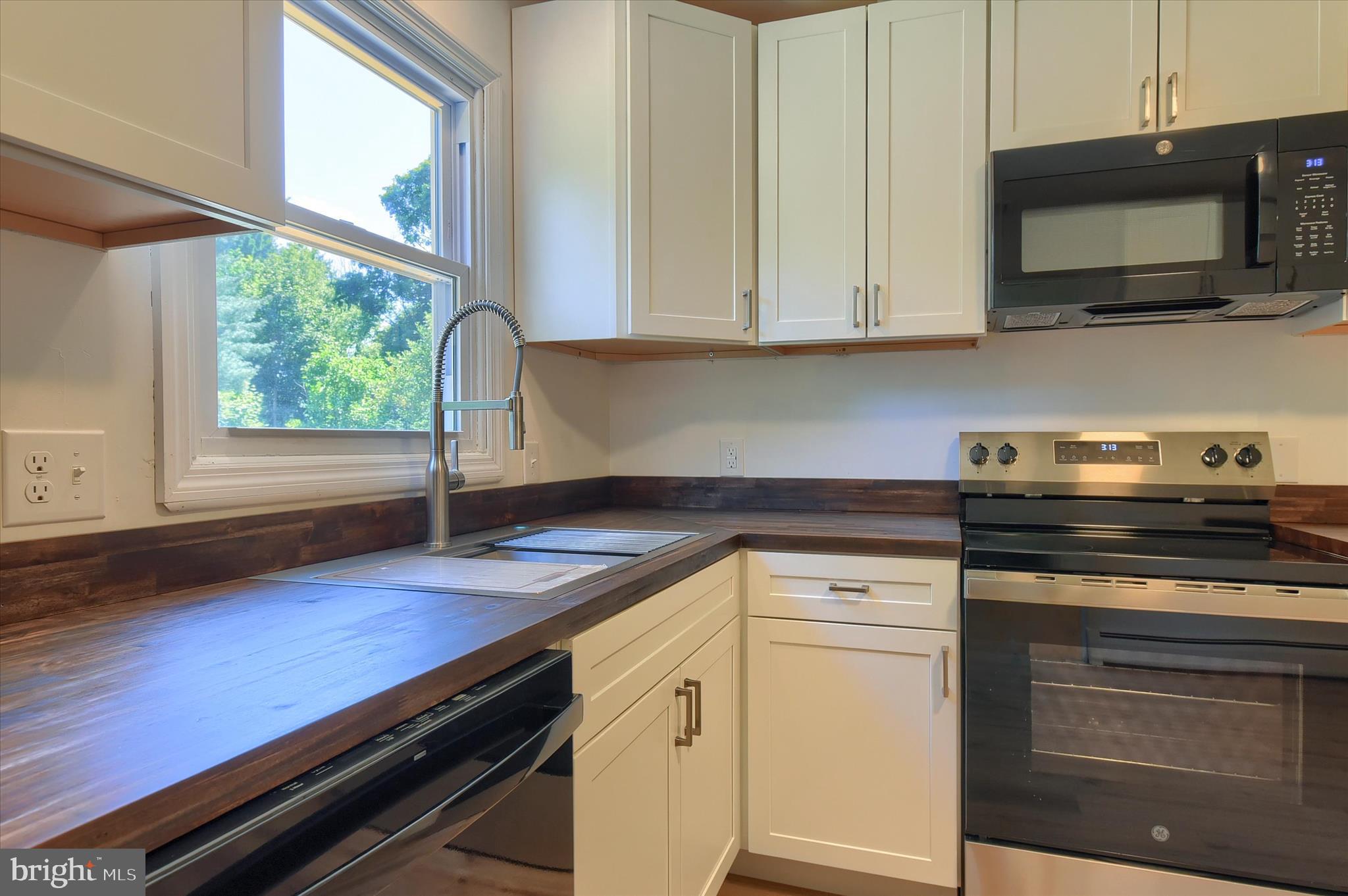 308 Glenn Road Camp Hill, PA 17011 - Photo 11 of 35