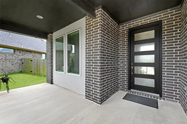 a view of outdoor space yard of a house