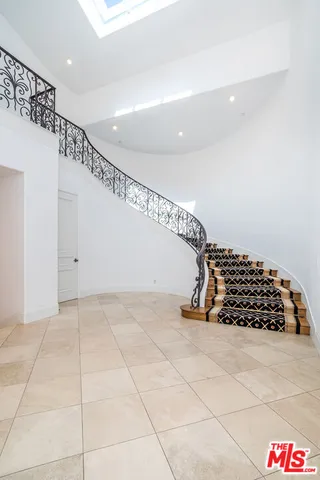 a view of entryway and hall