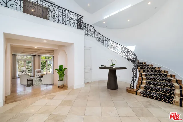 a view of entryway and hall