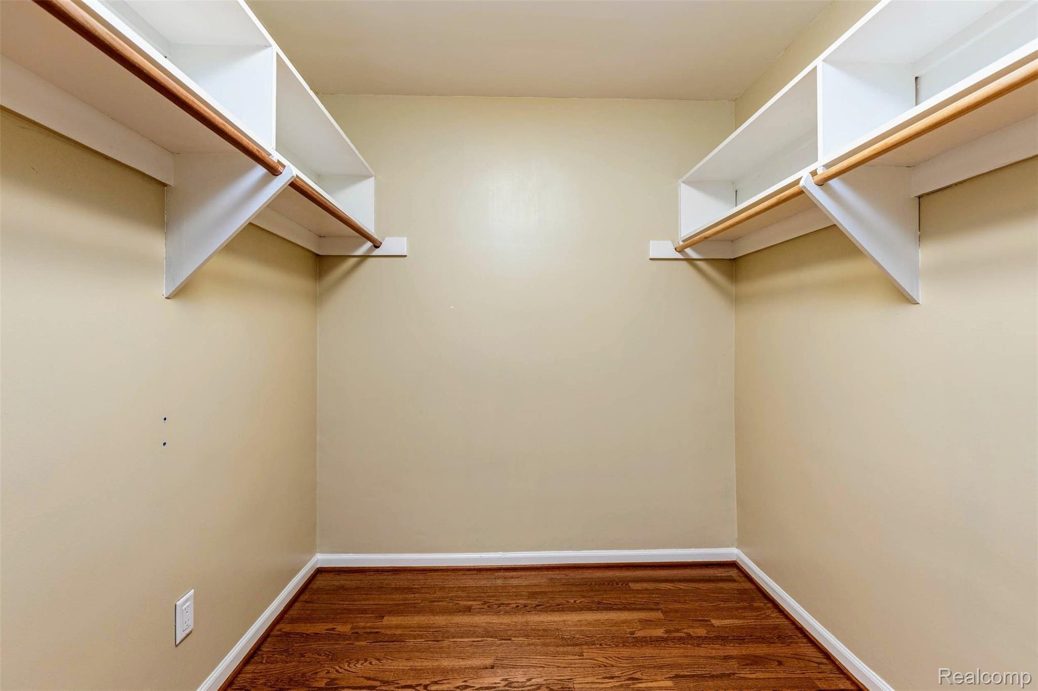 1750 Vernier Road, Unit 24 Grosse Pointe, MI 48236 - Photo 14 of 29 1750 Vernier Rd-15.jpg