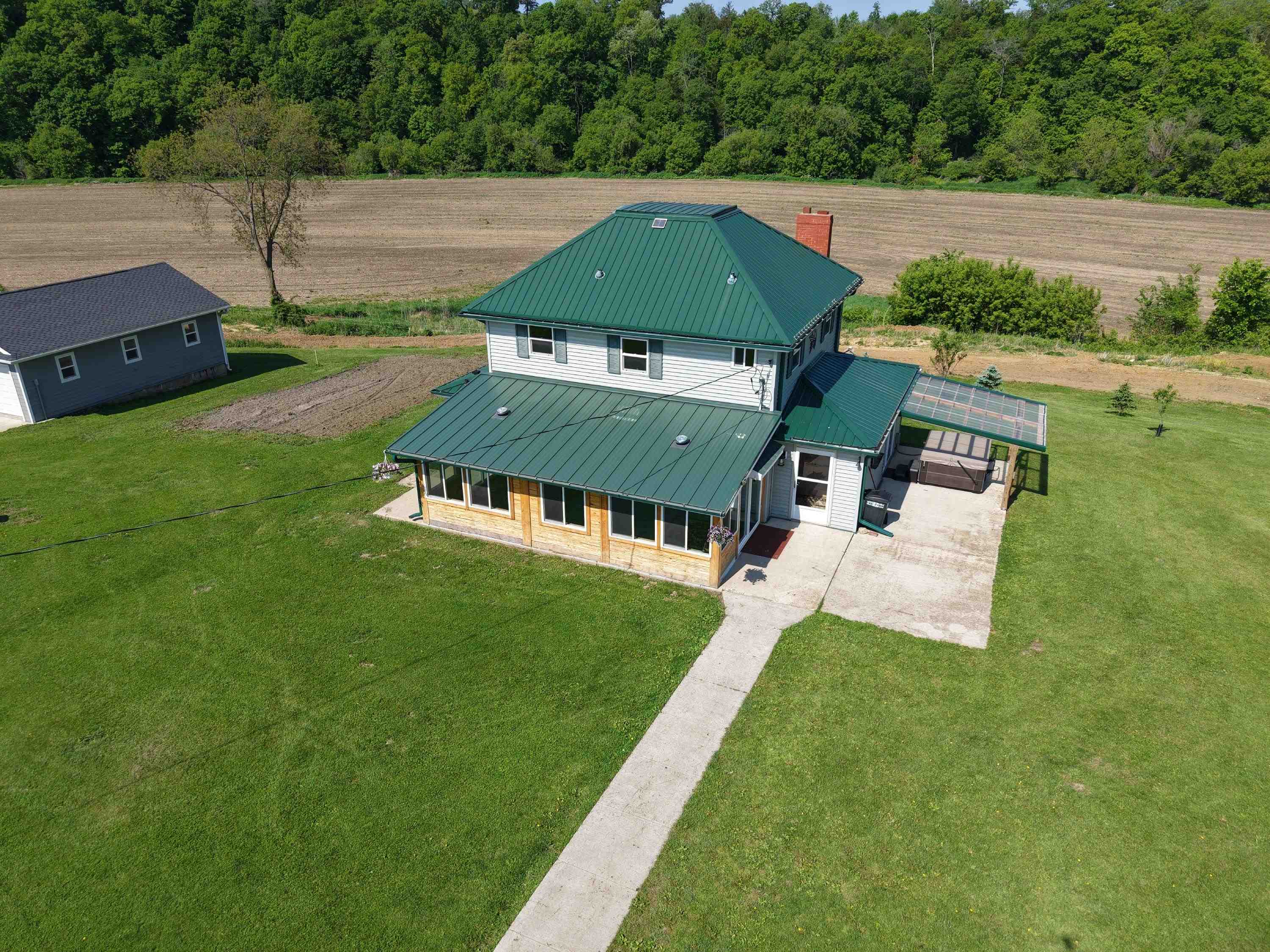 7469 Grant River Road Cassville, WI 53806 - Photo 5 of 62
