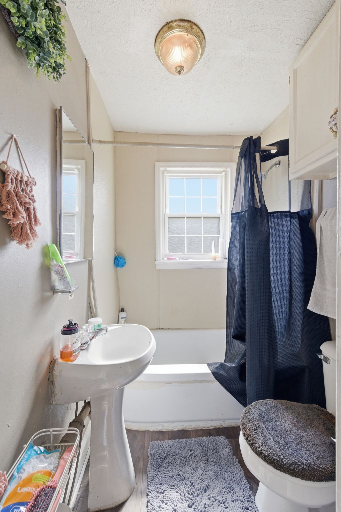 703 McCurdy Road White House, TN 37188 - Photo 18 of 26 a spacious bathroom with a sink a bathtub and a mirror