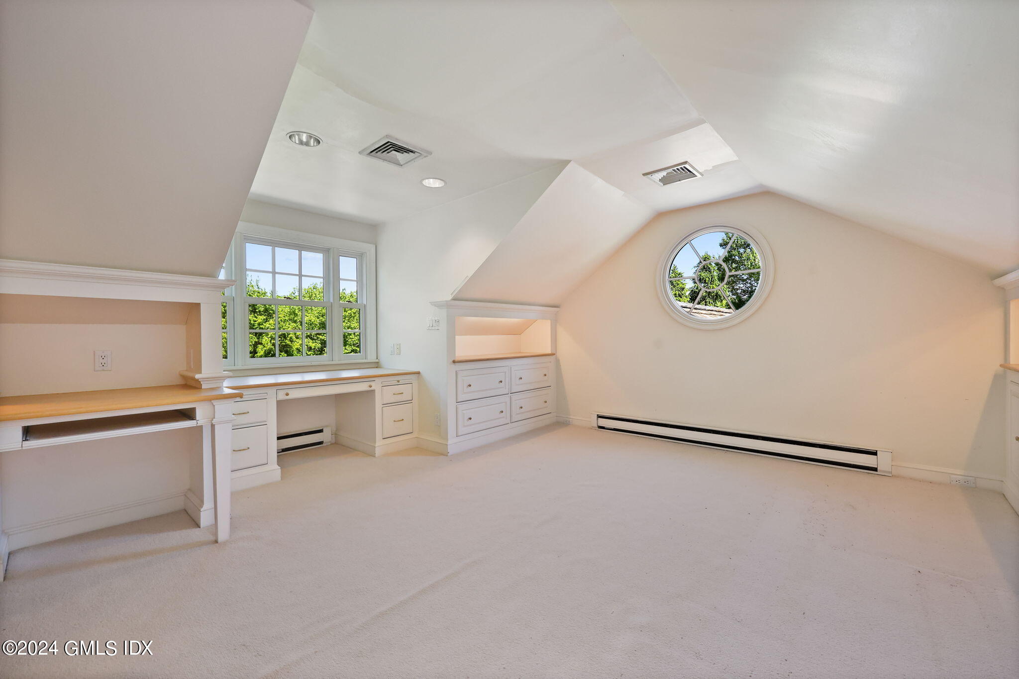 21 Dempsey Lane Greenwich, CT 06830 - Photo 18 of 32 a view of an empty room and a window