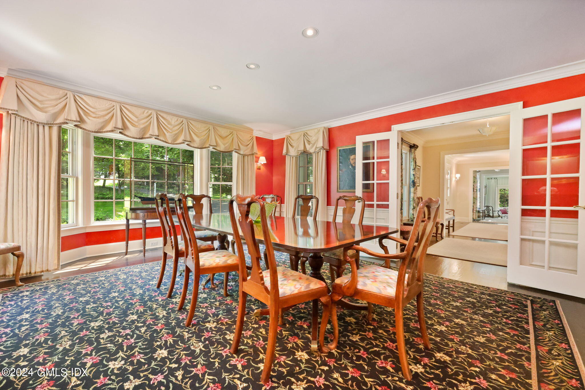 21 Dempsey Lane Greenwich, CT 06830 - Photo 10 of 32 a dining room with furniture and wooden floor