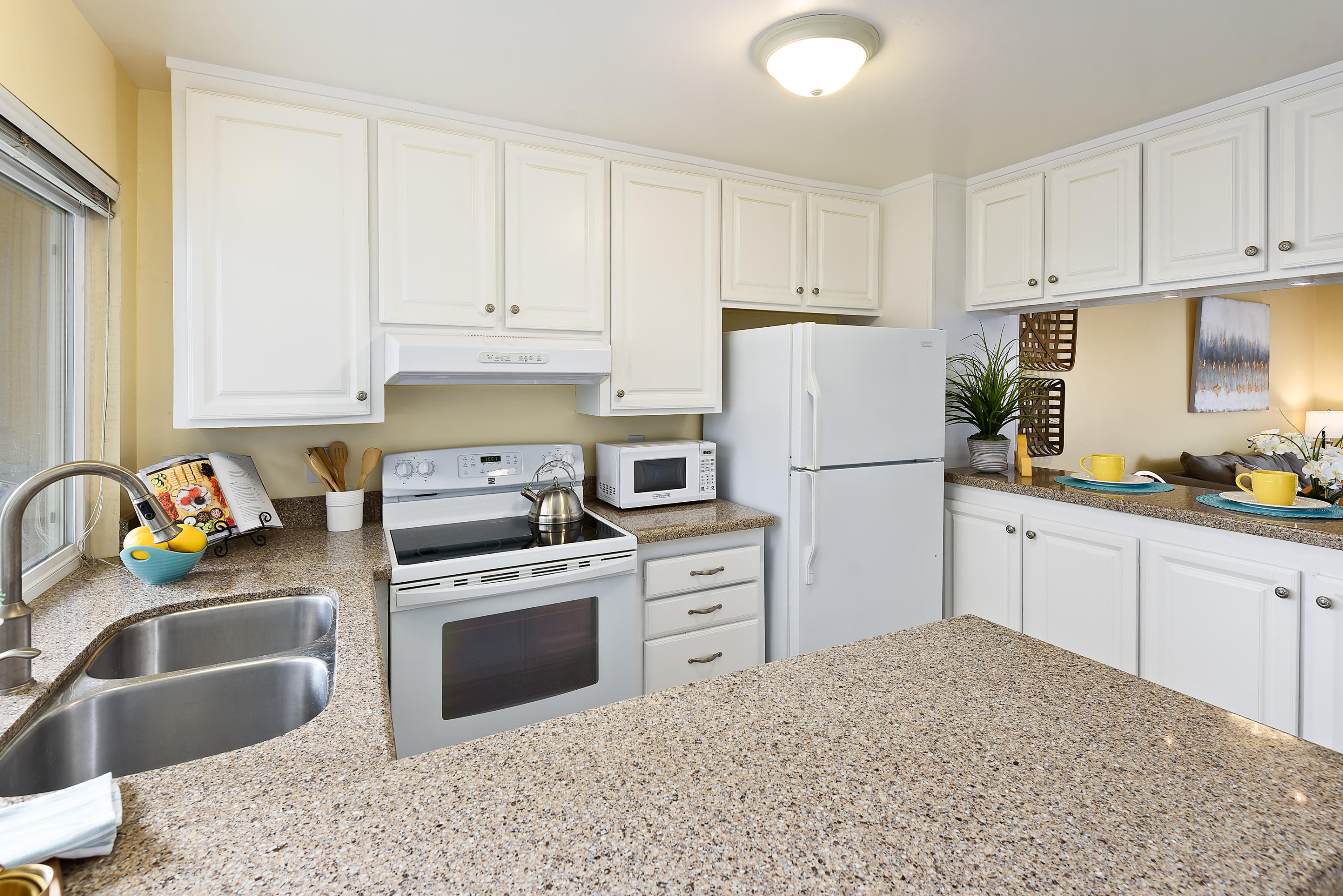 4700 Sandyland Road, Unit 2 Carpinteria, CA 93013 - Photo 11 of 24 Granite Countertops