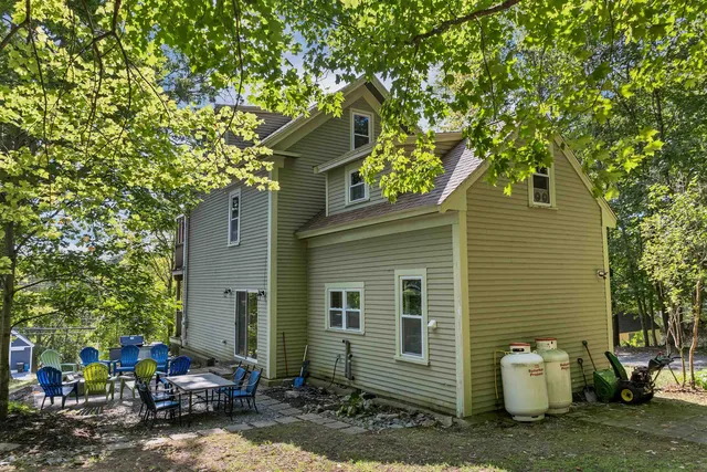 $3,500 | 172 Center Street, Wolfeboro, NH 03894