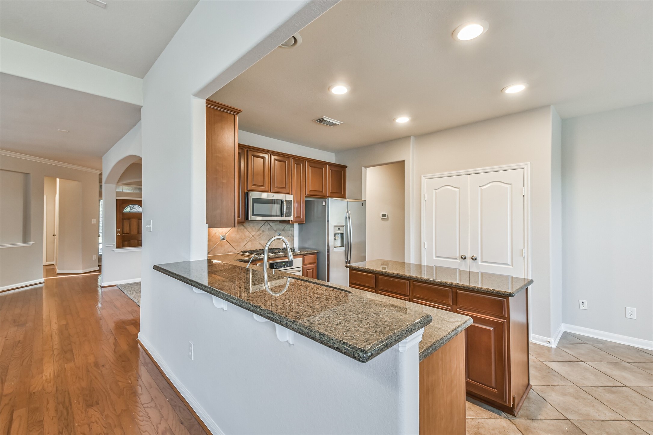 9506 Gramond Hall Court Spring, TX 77379 - Photo 11 of 42