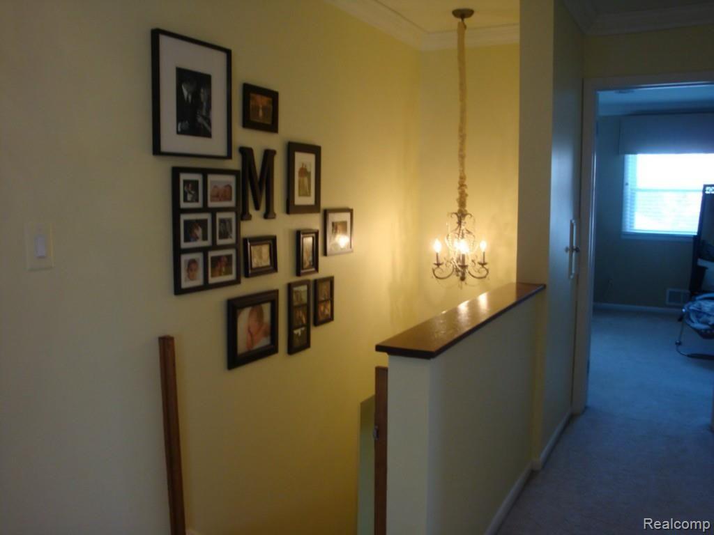 5945 Farmington Road West Bloomfield, MI 48322 - Photo 25 of 31 Upper Hallway