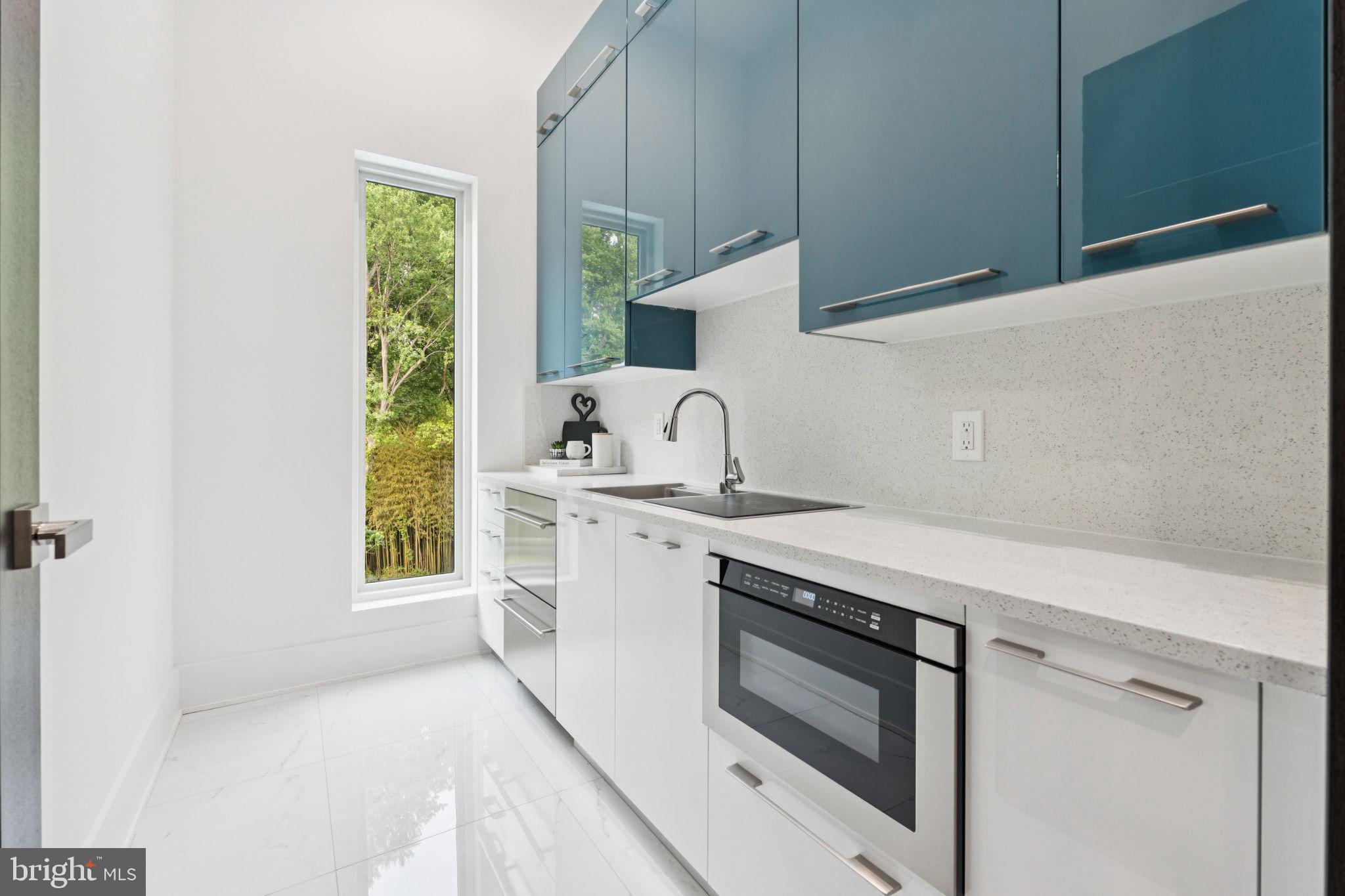 2209 Hunter Mill Road Vienna, VA 22181 - Photo 29 of 63