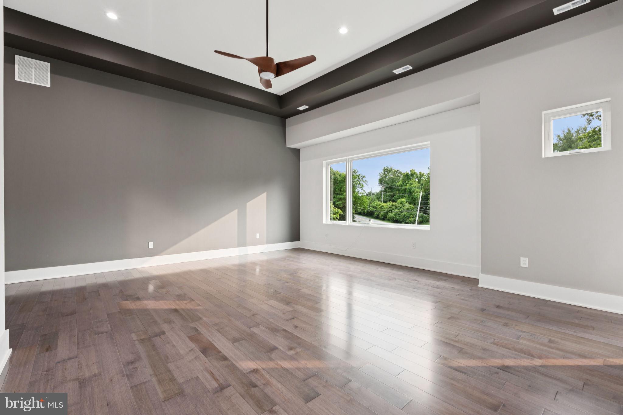 2209 Hunter Mill Road Vienna, VA 22181 - Photo 33 of 63 Bedroom 5