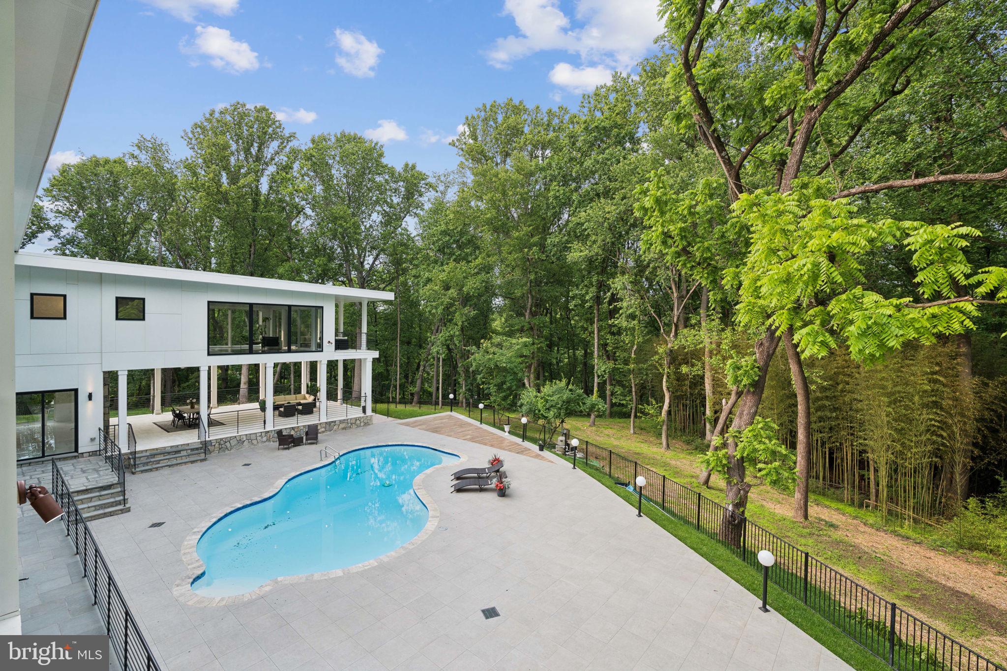 2209 Hunter Mill Road Vienna, VA 22181 - Photo 55 of 63