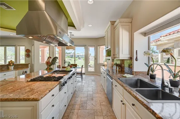 $3,199,900 | 2 Camino Barcelona Place, Henderson, NV 89011