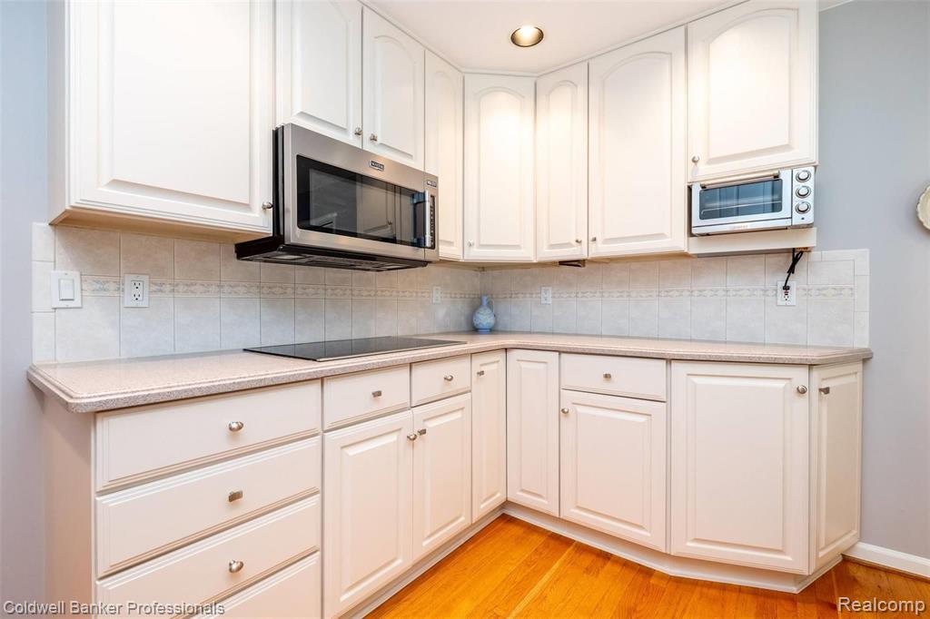 33669 York Ridge Street Farmington Hills, MI 48331 - Photo 14 of 46