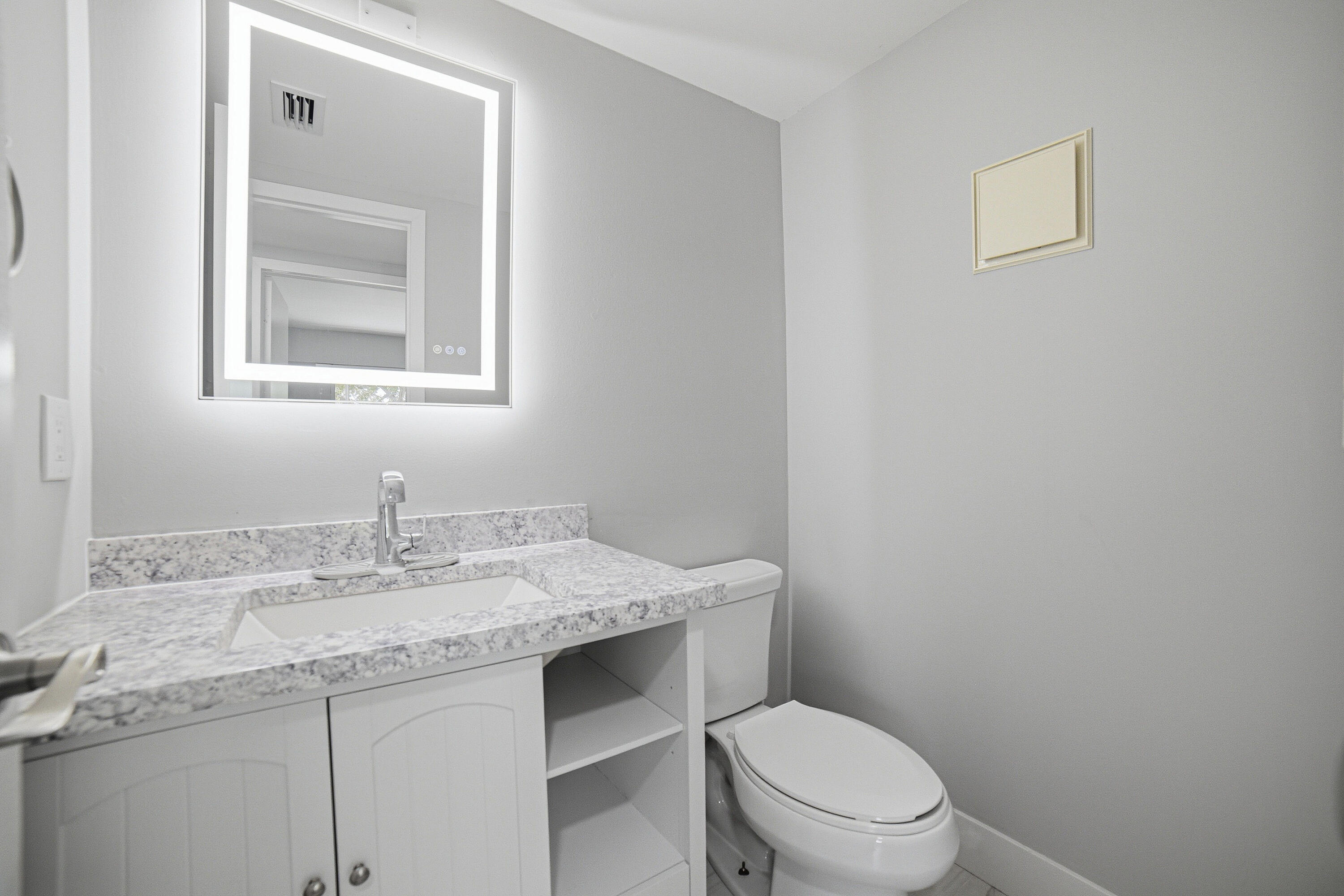 32 Fanshaw A, Unit 32 Boca Raton, FL 33434 - Photo 5 of 42 Bathroom2