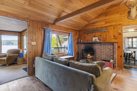 $1,150,000 | 97-104 Burton Road, Moultonborough, NH 03254