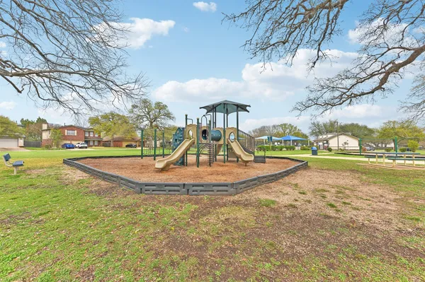 a picture of a very nice looking city