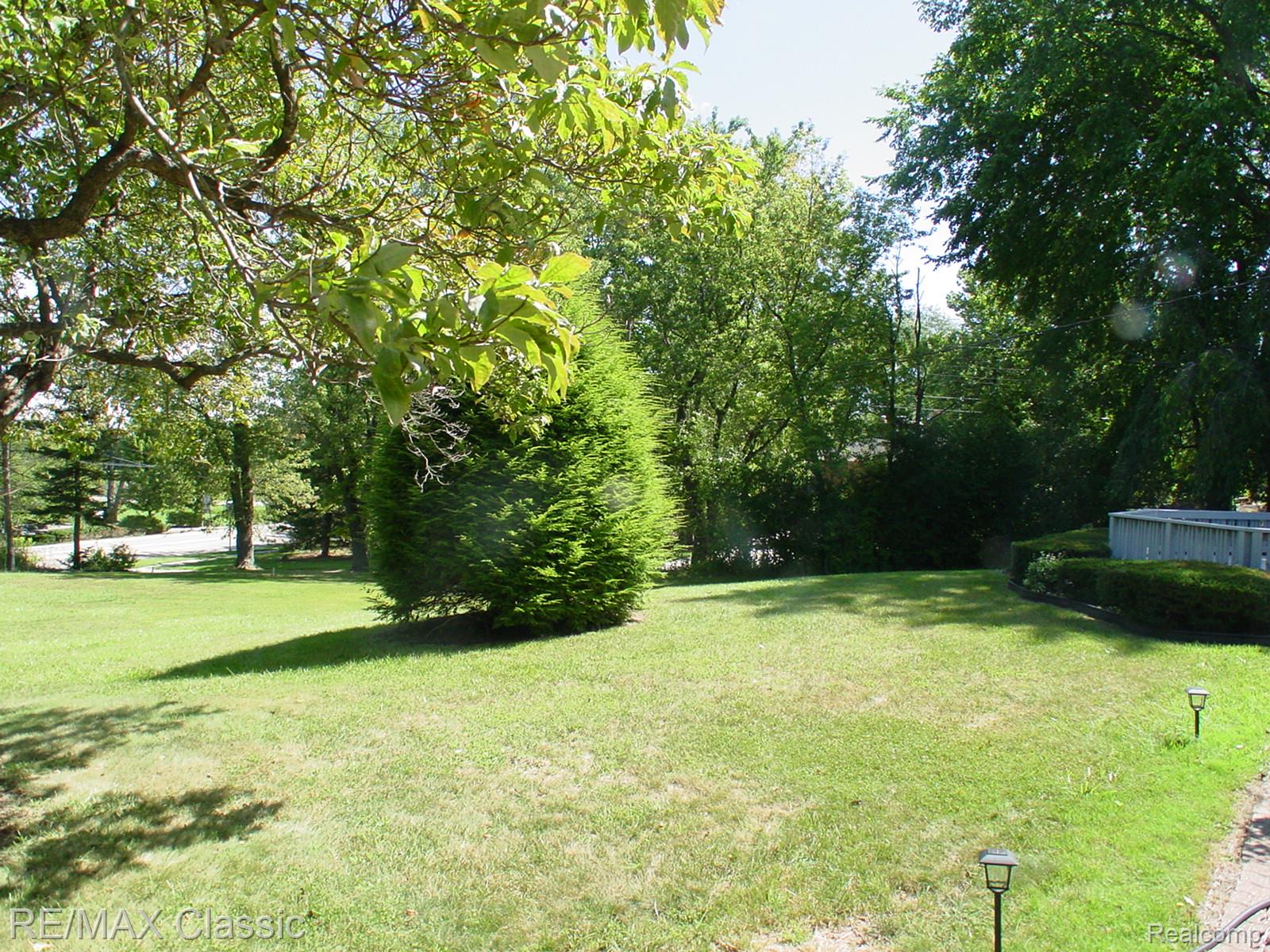 47605 Powell Road Plymouth, MI 48170 - Photo 2 of 25 DSC02447.JPG
