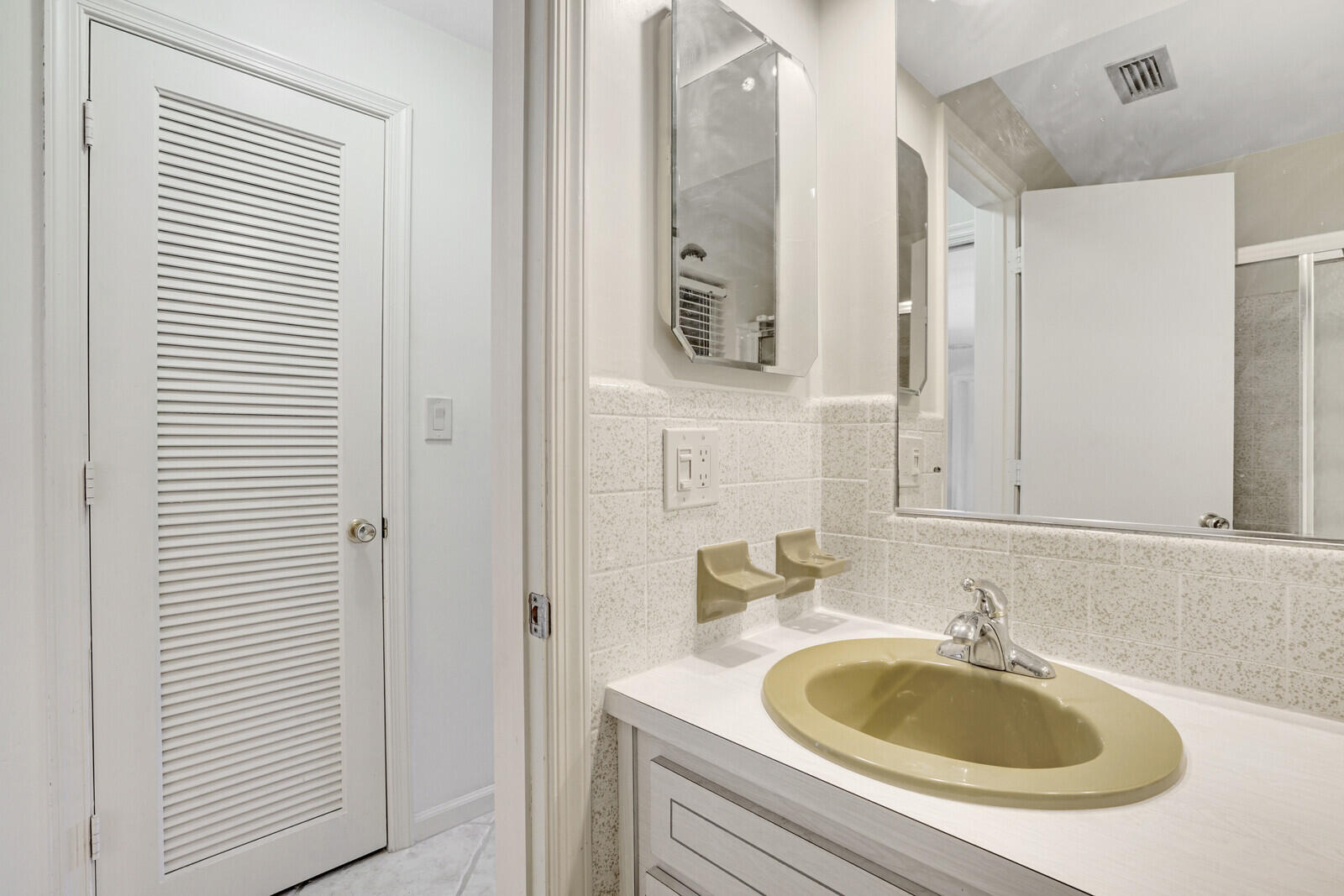 320 Northeast 3rd Court Boca Raton, FL 33432 - Photo 14 of 33 28_Image_18_mls