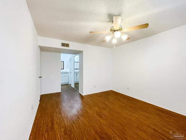 $1,275 | 2303 West Michigan Avenue, Unit A4, Pensacola, FL 32526