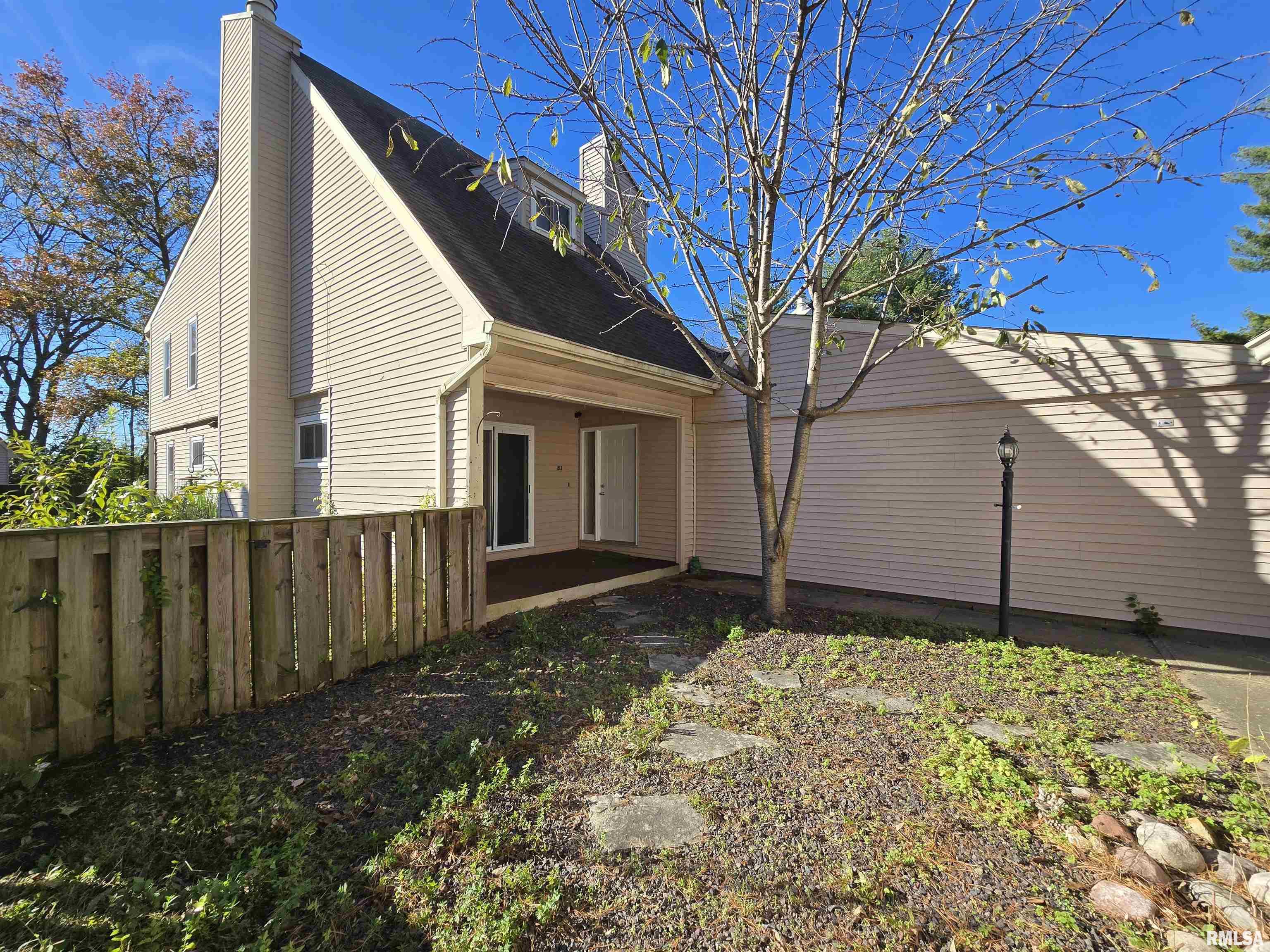 83 Country Place Springfield, IL 62703 - Photo 1 of 32
