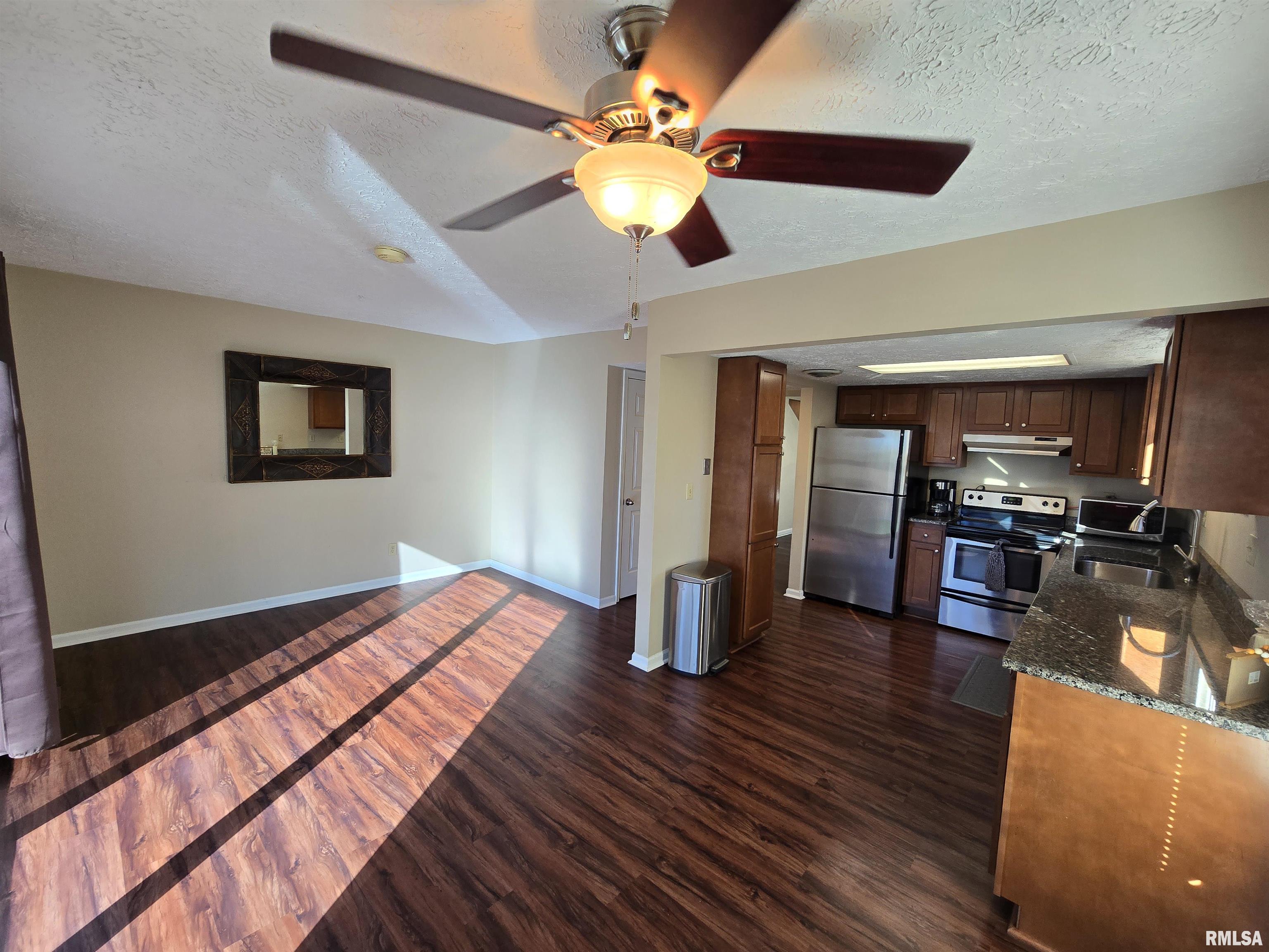 83 Country Place Springfield, IL 62703 - Photo 14 of 32
