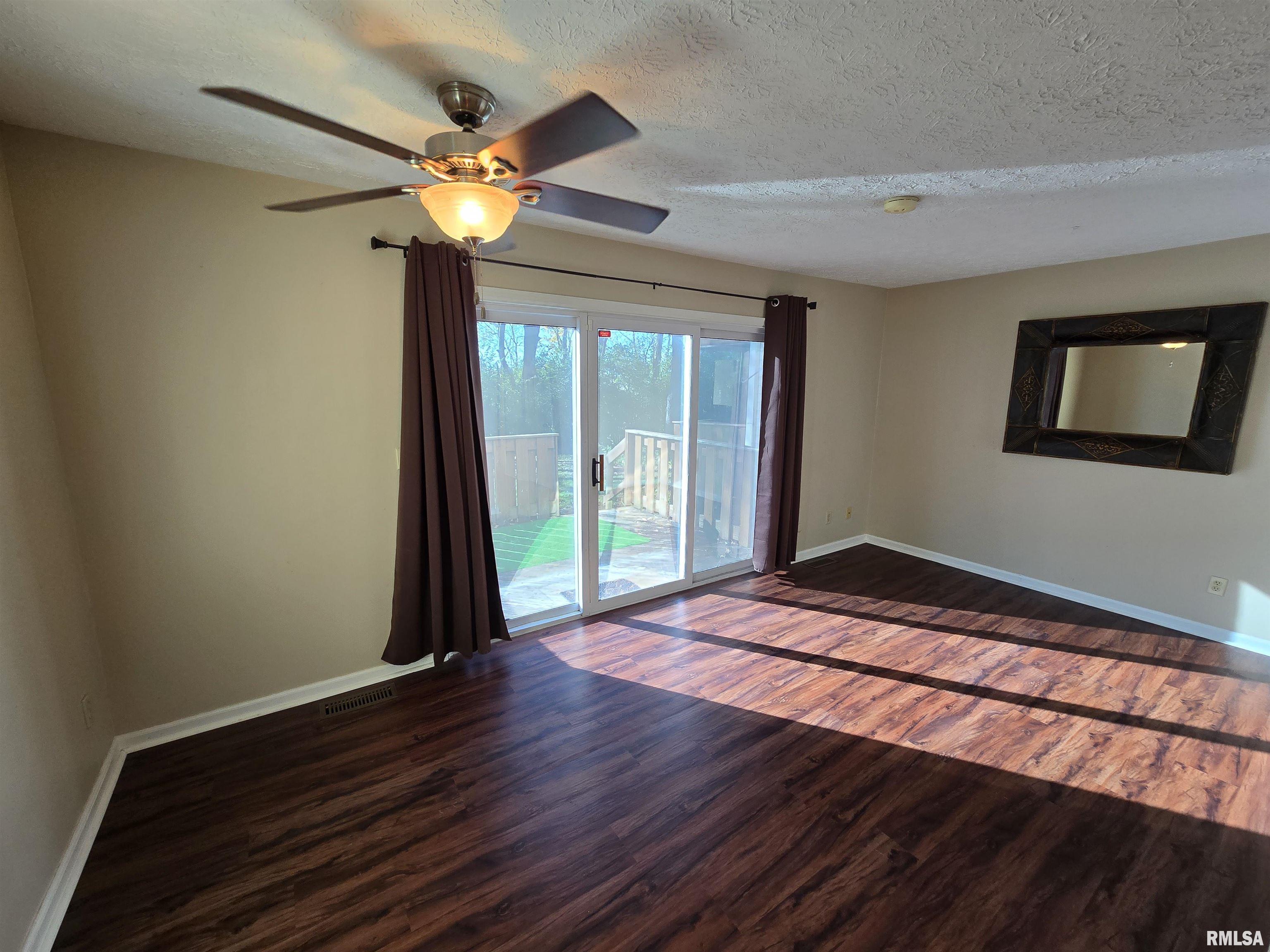 83 Country Place Springfield, IL 62703 - Photo 15 of 32