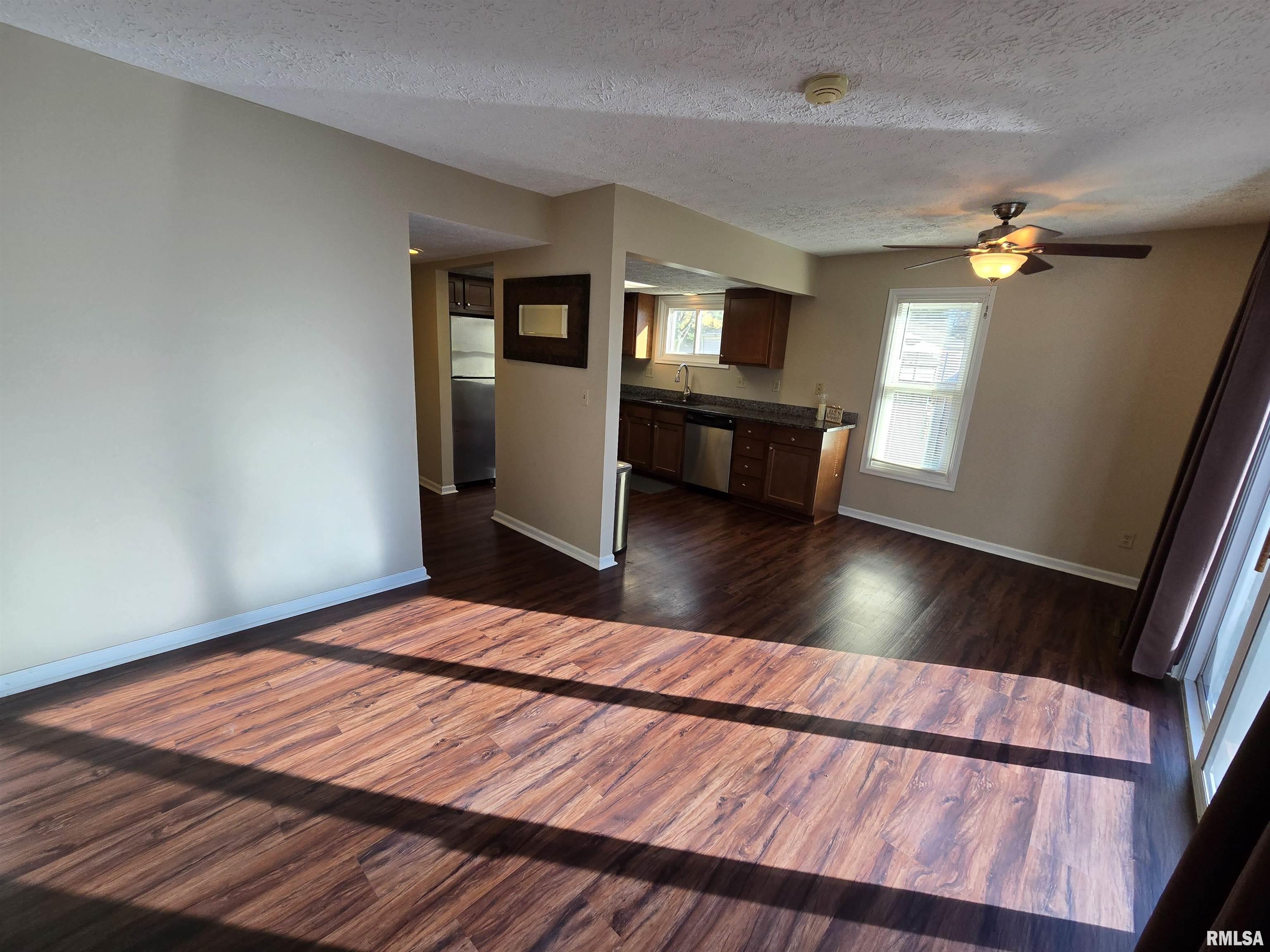 83 Country Place Springfield, IL 62703 - Photo 16 of 32