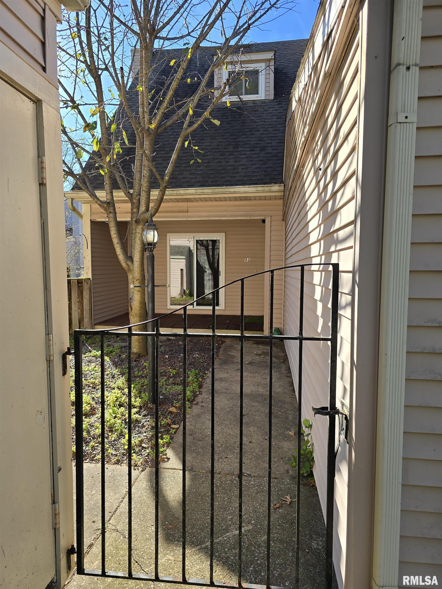 83 Country Place Springfield, IL 62703 - Photo 3 of 32