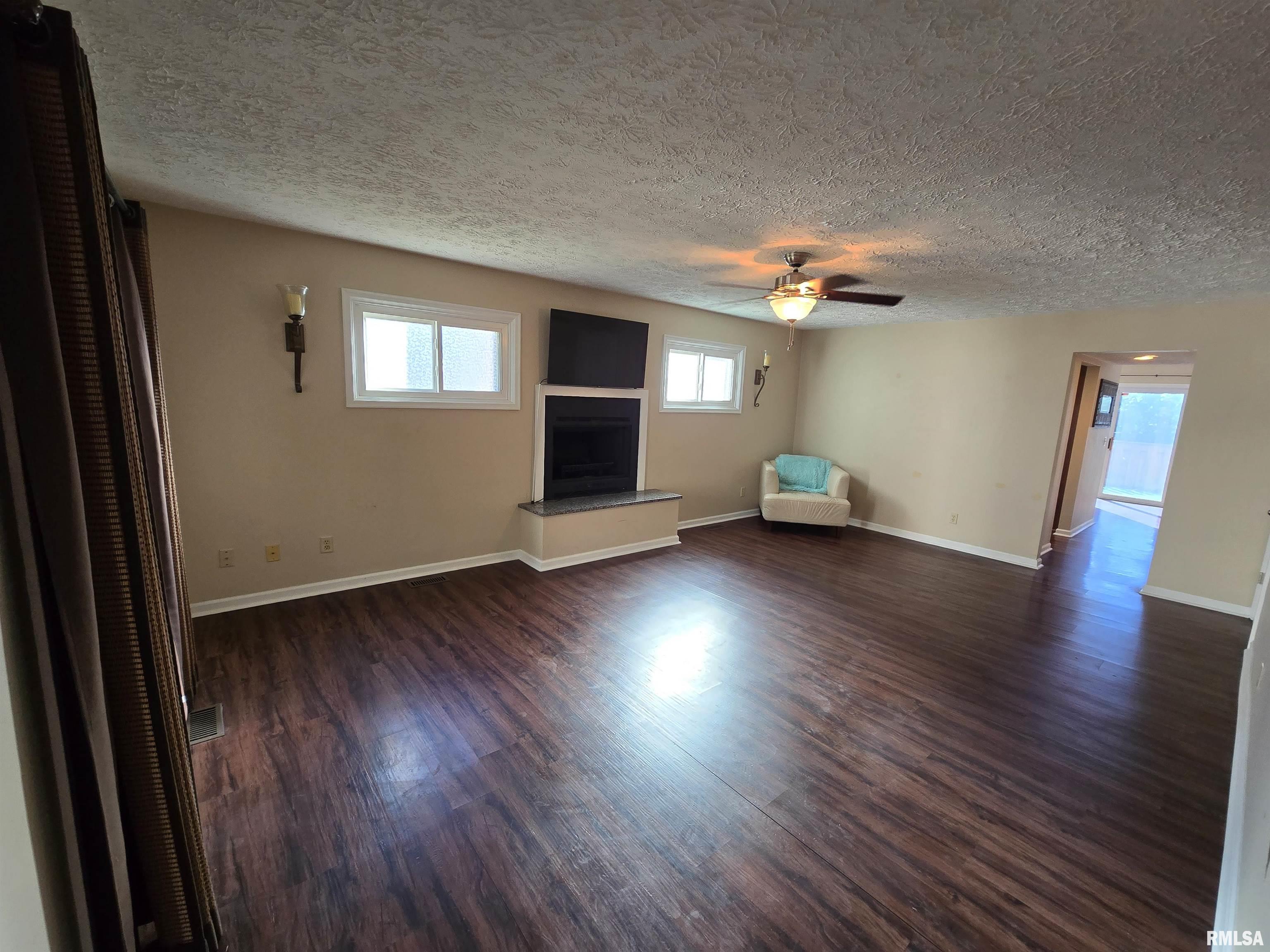 83 Country Place Springfield, IL 62703 - Photo 6 of 32
