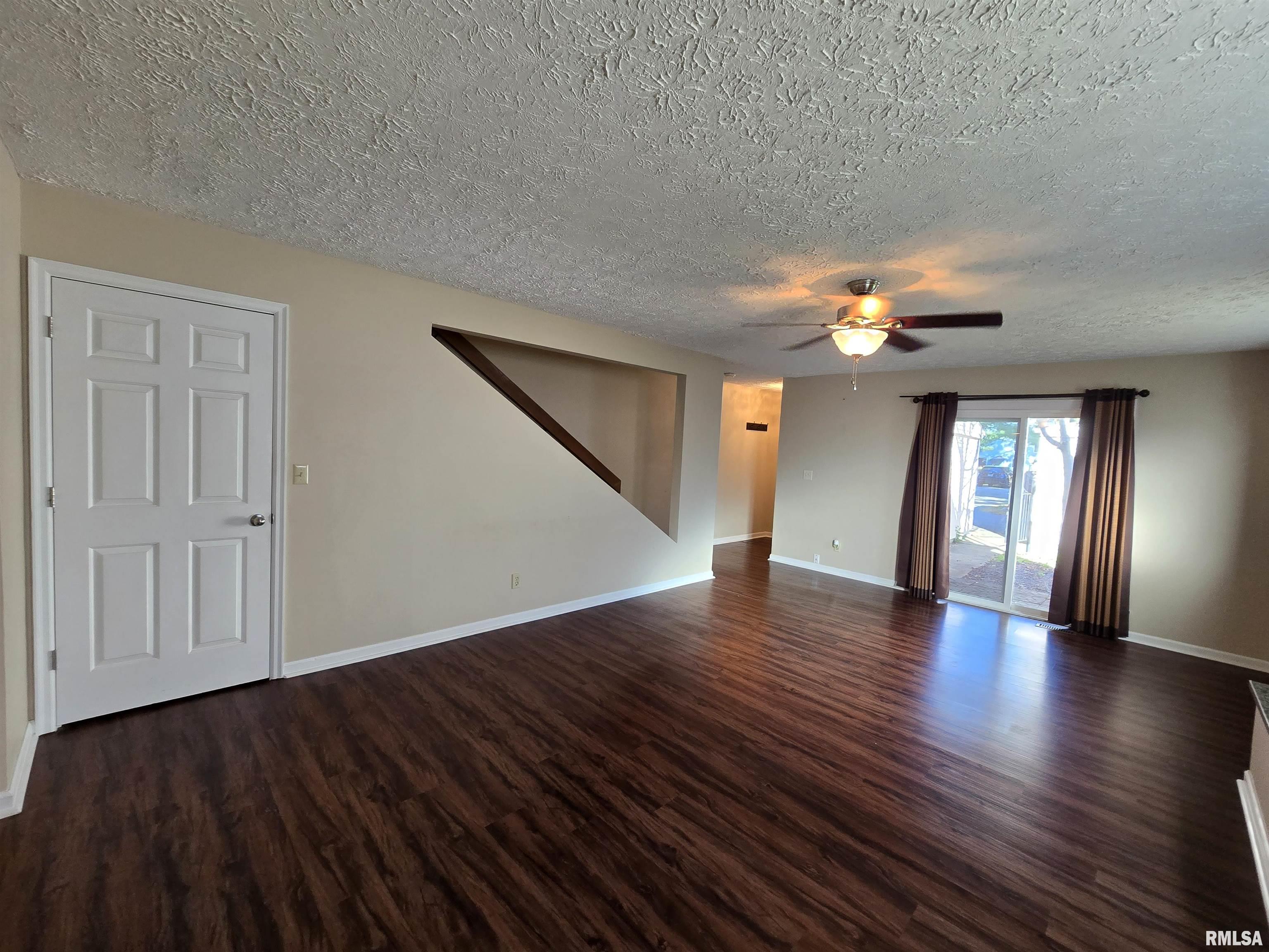 83 Country Place Springfield, IL 62703 - Photo 8 of 32