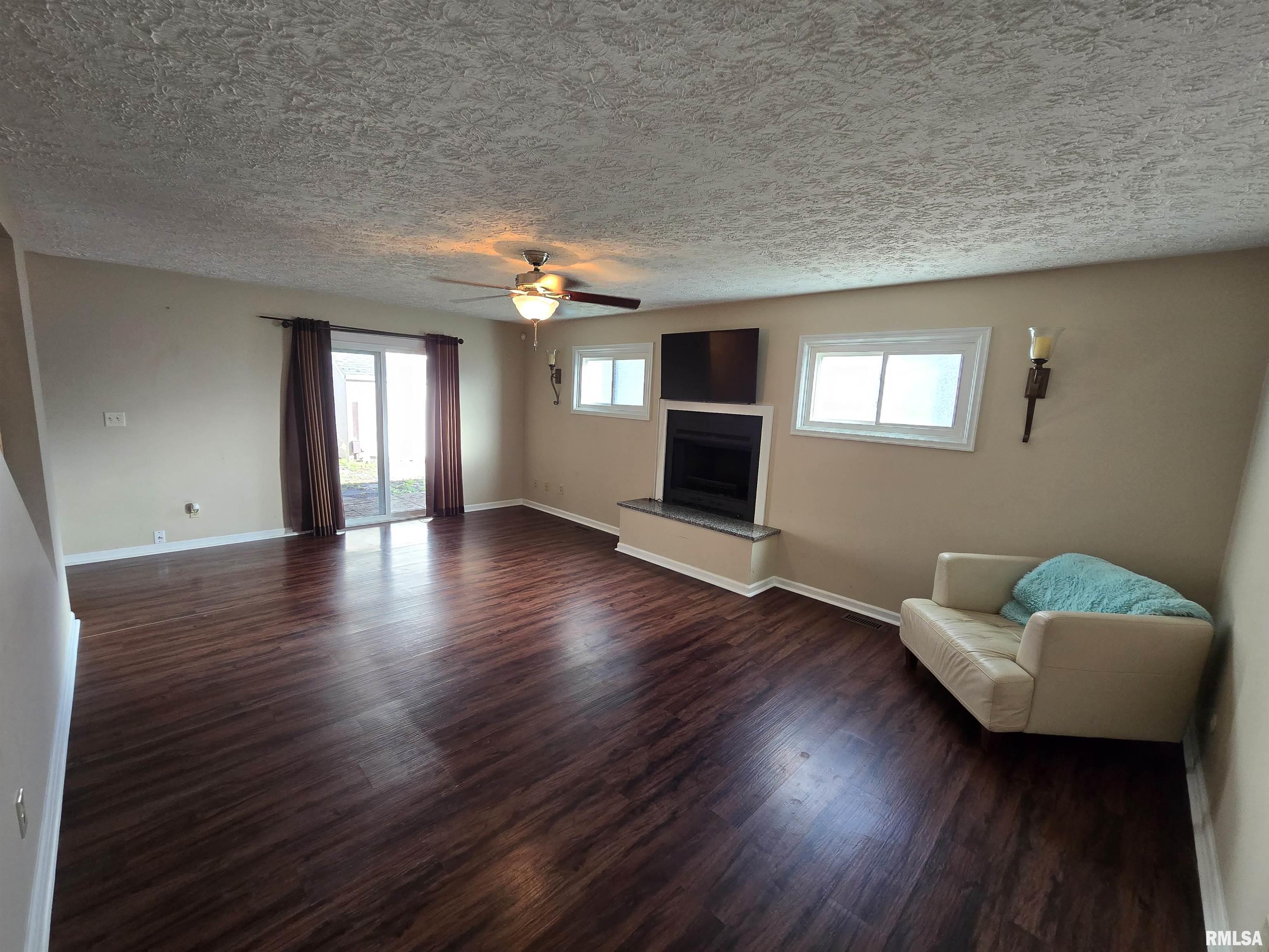 83 Country Place Springfield, IL 62703 - Photo 9 of 32
