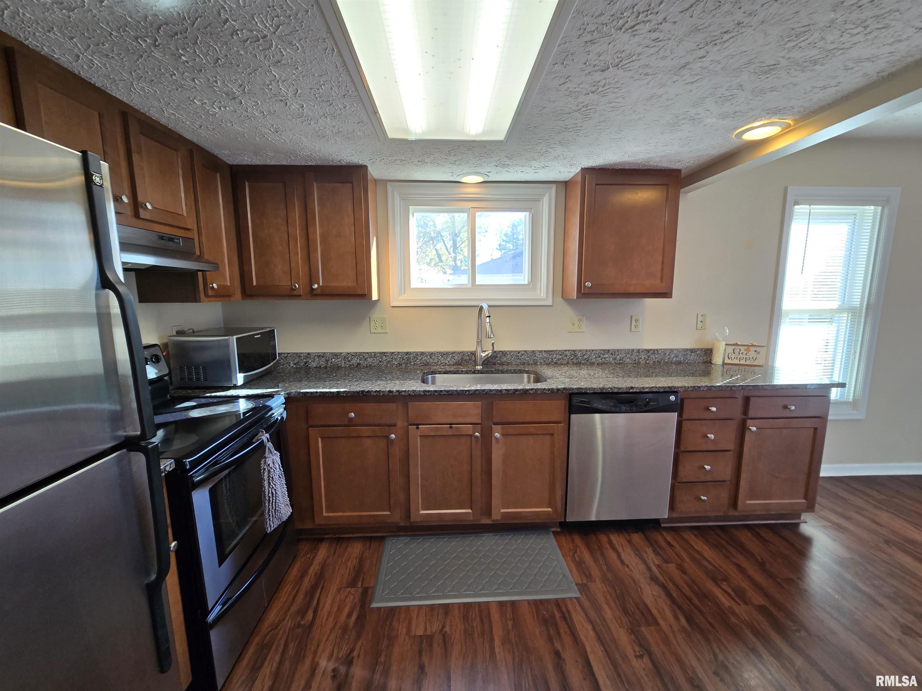 83 Country Place Springfield, IL 62703 - Photo 10 of 32