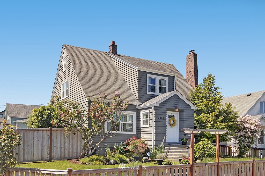 2332 Rockefeller Avenue Everett, WA 98201 - Photo 1 of 25