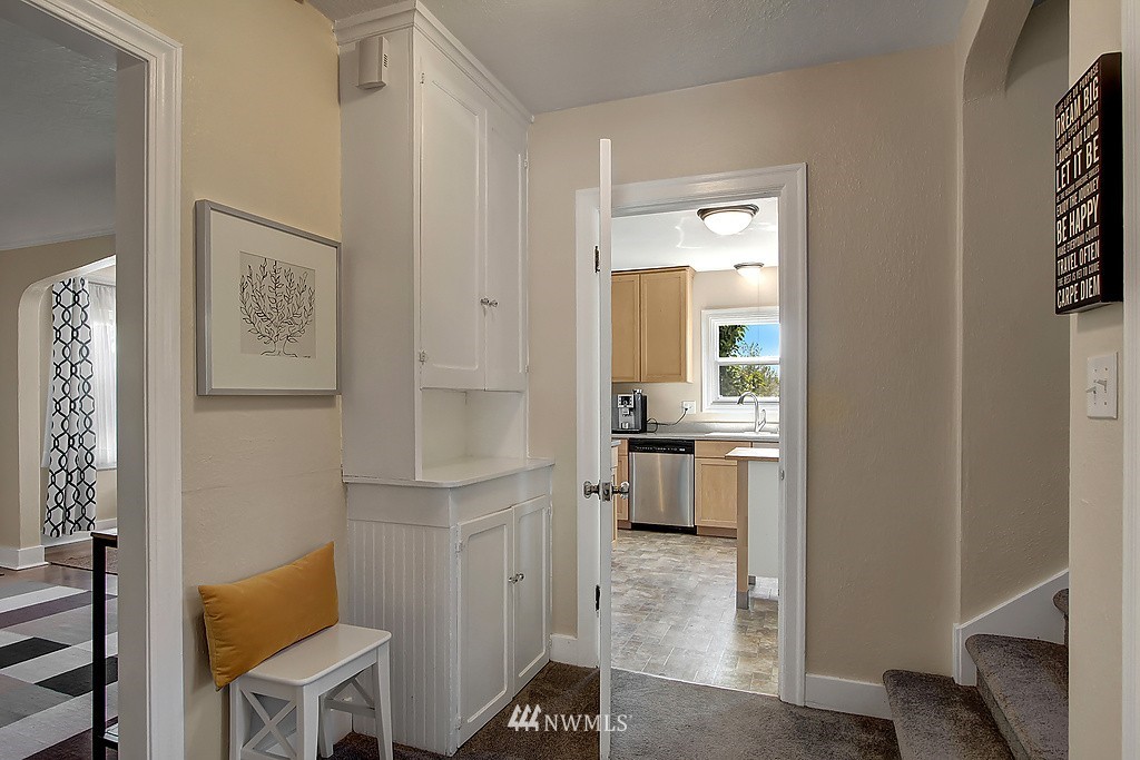 2332 Rockefeller Avenue Everett, WA 98201 - Photo 12 of 25
