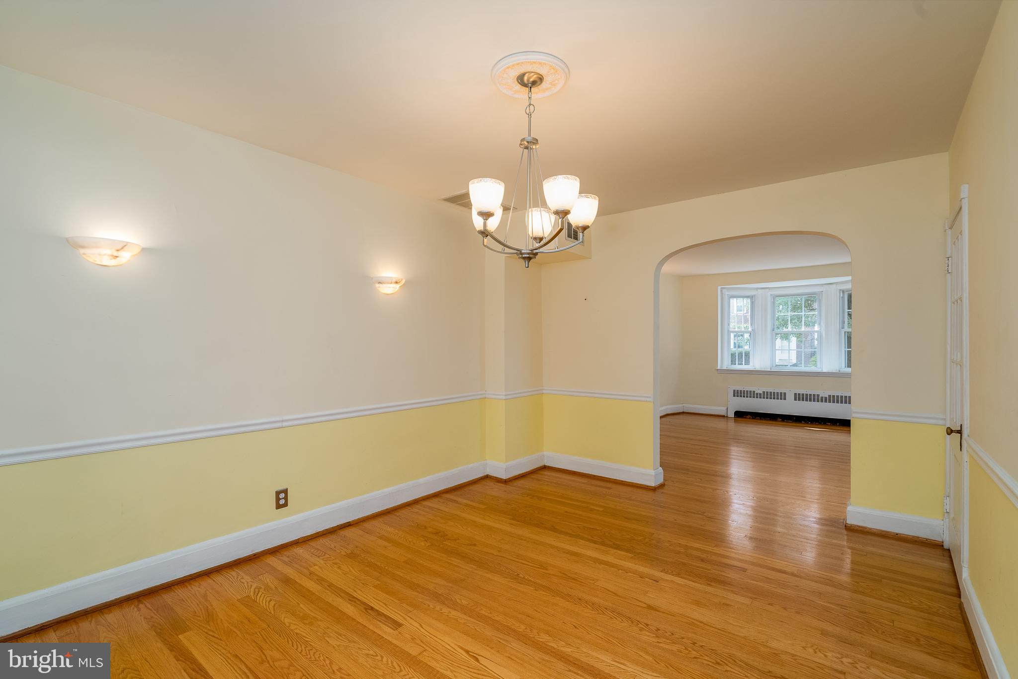 202 Murdock Road Baltimore, MD 21212 - Photo 8 of 29 Dining Room (alt view)