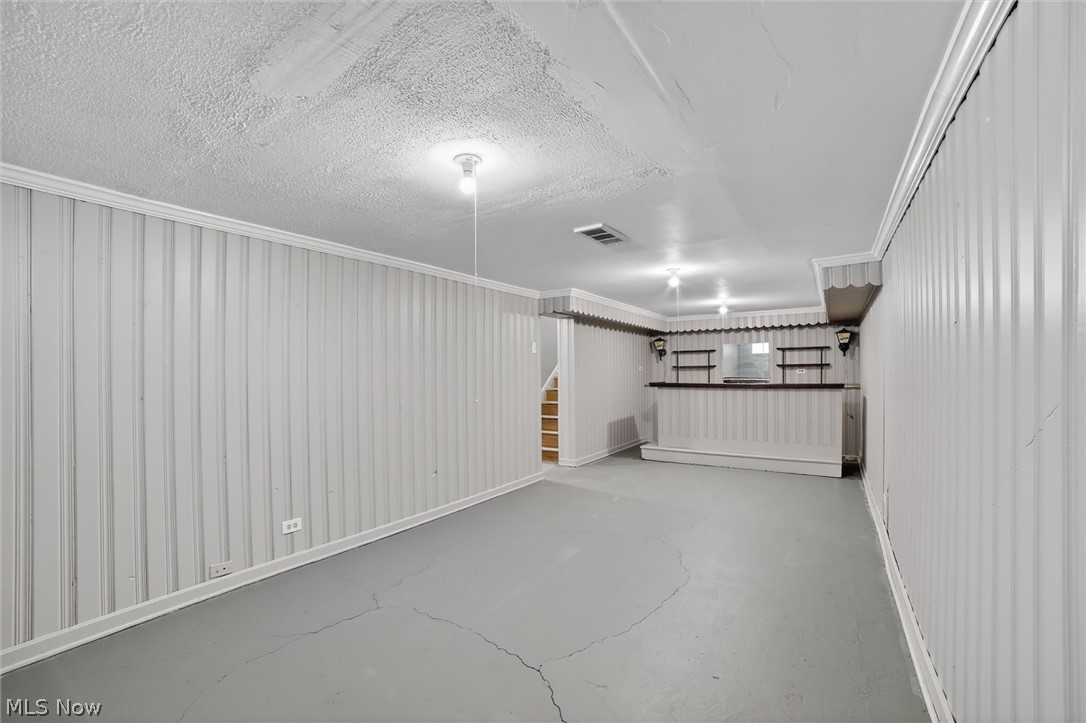 303 South Green Road Cleveland, OH 44121 - Photo 25 of 32