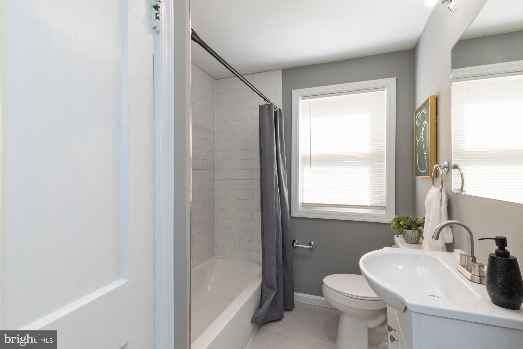 207 West Riverview Road, Unit 207 Baltimore, MD 21225 - Photo 13 of 25