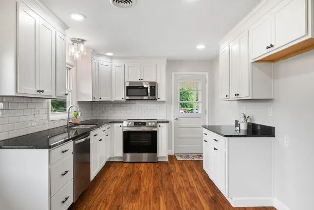 $285,000 | 6890 Riverbend Drive, Radford, VA 24141