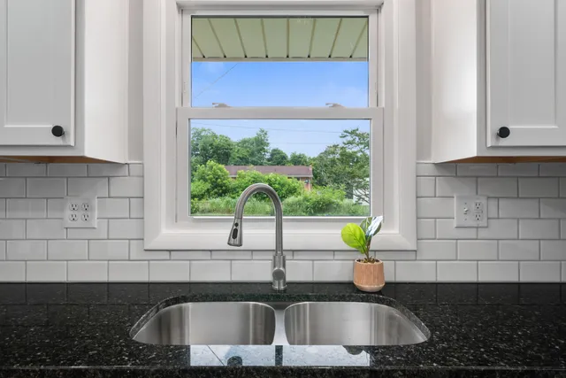 $285,000 | 6890 Riverbend Drive, Radford, VA 24141