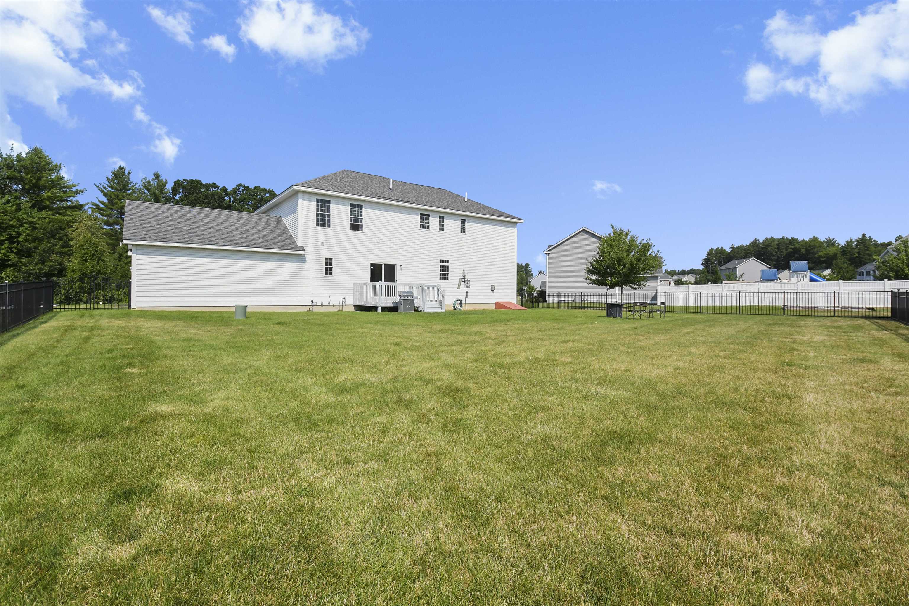 16 Manter Mill Road Londonderry, NH 03053 - Photo 5 of 40 Gallery Image 5