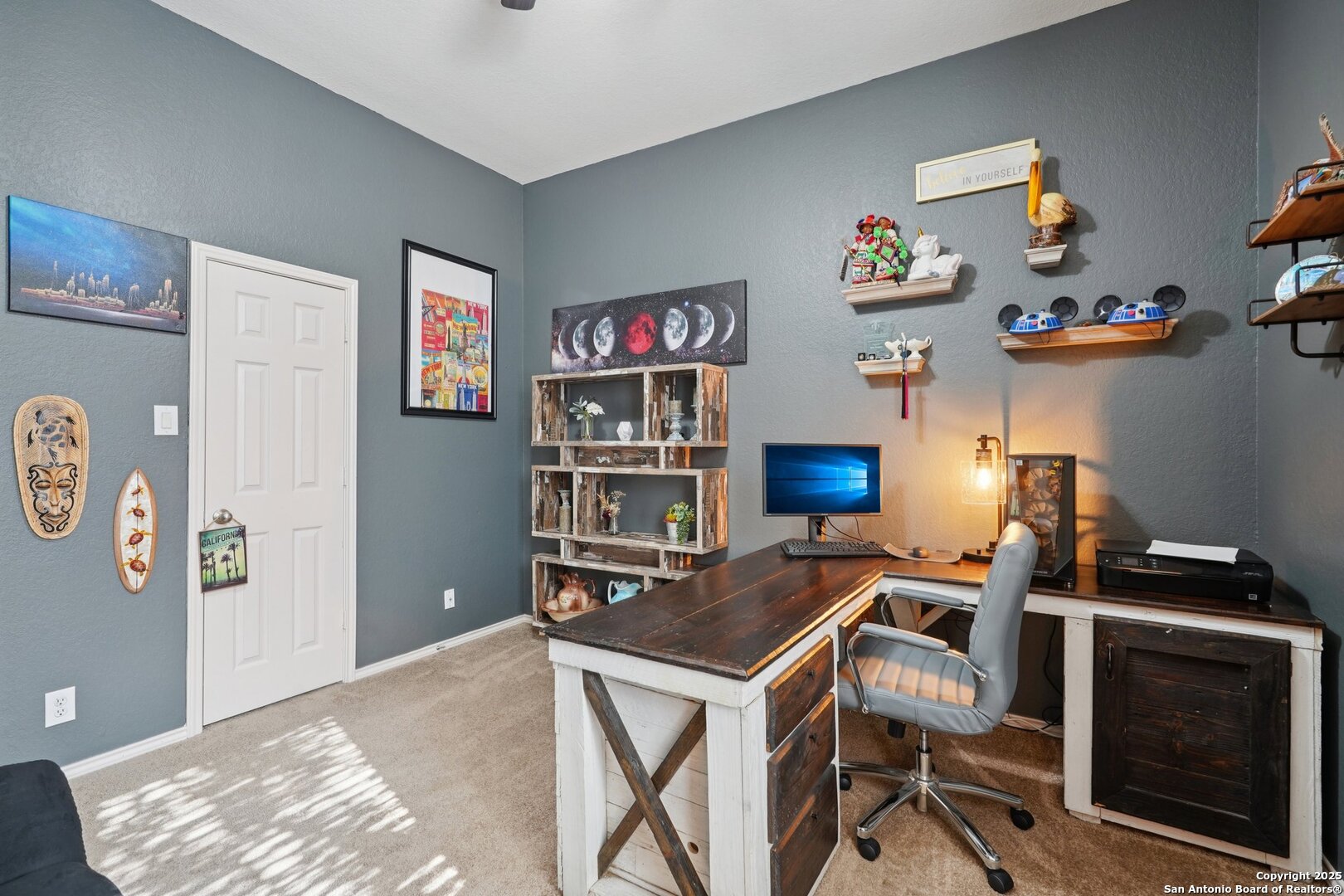 16107 Los Sedona Helotes, TX 78023 - Photo 40 of 59 a workspace with furniture and window