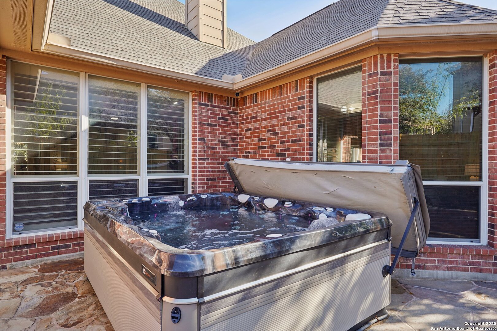 16107 Los Sedona Helotes, TX 78023 - Photo 47 of 59 a view of a large kitchen with a large window